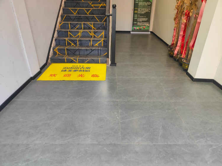 天驕廣場對面門店低價出售