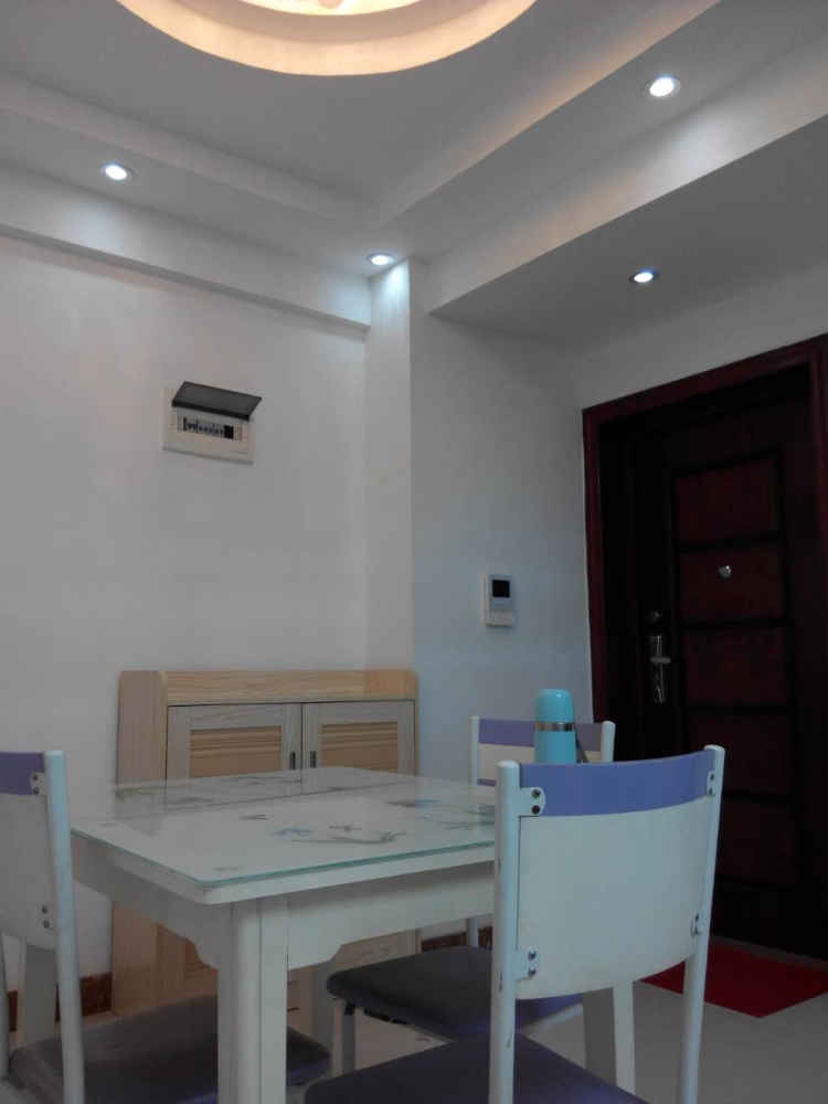 凯旋名都，紧靠人民医院，交通便利