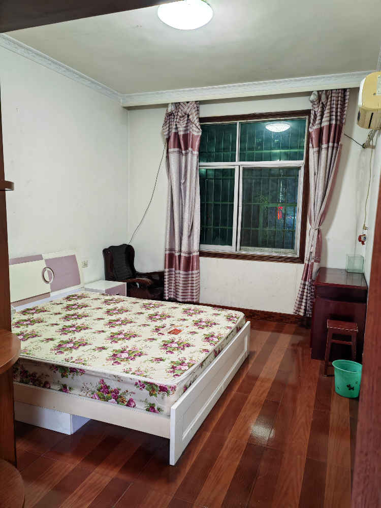 凯丰新村百家村二楼新福佳超市对面出租