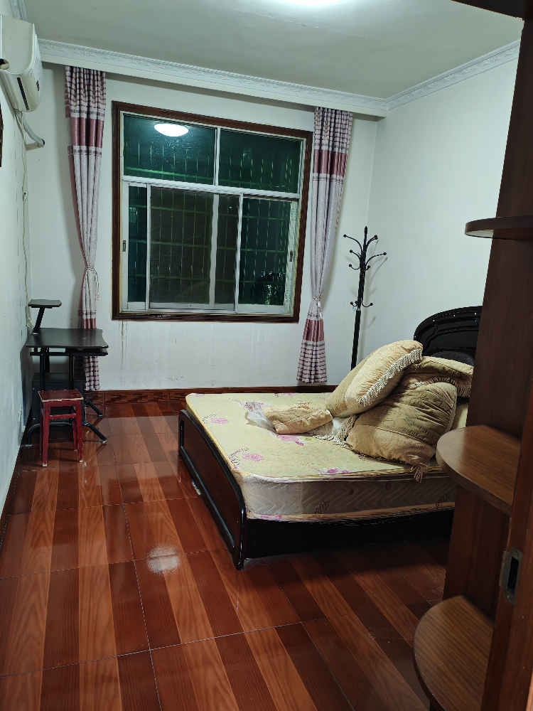 凯丰新村百家村二楼新福佳超市对面出租