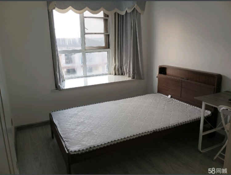 滨河花园小区三房出租